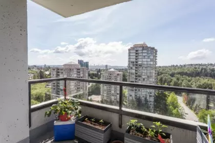 Breakfast Nook Photo of 1607 9521 Cardston Court, Burnaby, BC