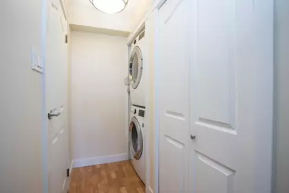 Guest Bathroom Photo of 1607 9521 Cardston Court, Burnaby, BC
