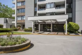 1607 9521 Cardston Court, Burnaby, BC