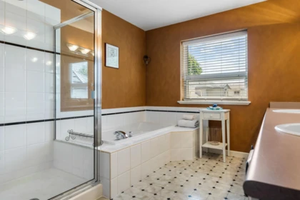 Basement Recreation Room Photo of 10615 238 Street, Maple Ridge, BC