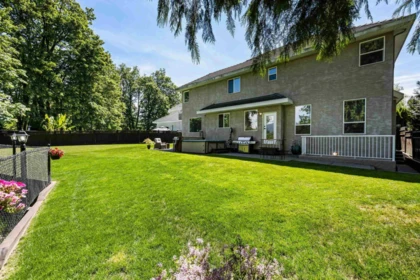 Swimming Pool Photo of 10615 238 Street, Maple Ridge, BC
