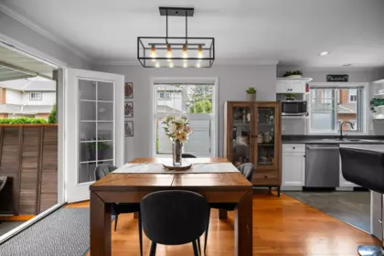 Kitchen Island Photo of 10 7475 Garnet Drive, Chilliwack, BC