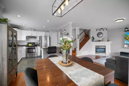 Kitchen Photo of 10 7475 Garnet Drive, Chilliwack, BC