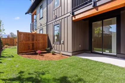 Garden / Landscaping Photo of 7 46106 Riverside Drive, Chilliwack, BC