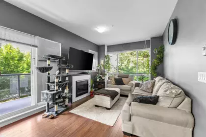 Kitchen Photo of 306 2943 Nelson Place, Abbotsford, BC