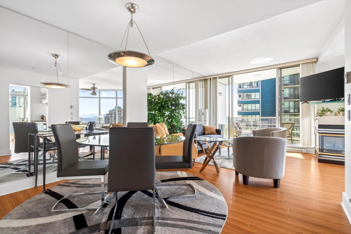 Dining Area Photo of 2602 1200 Alberni Street, Vancouver, BC