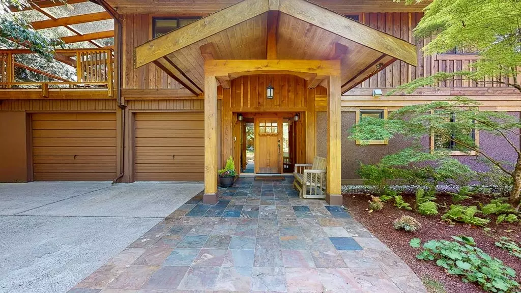 Family Room Photo of 8115 Redrooffs Road, Halfmoon Bay, BC