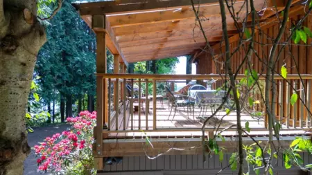 Breakfast Nook Photo of 8115 Redrooffs Road, Halfmoon Bay, BC