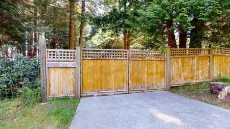8115 Redrooffs Road, Halfmoon Bay, BC, Halfmoon Bay — Single Family Residence for sale