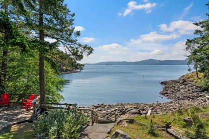 Hot Tub / Spa Photo of 814 Beechwood Drive, Mayne Island, BC