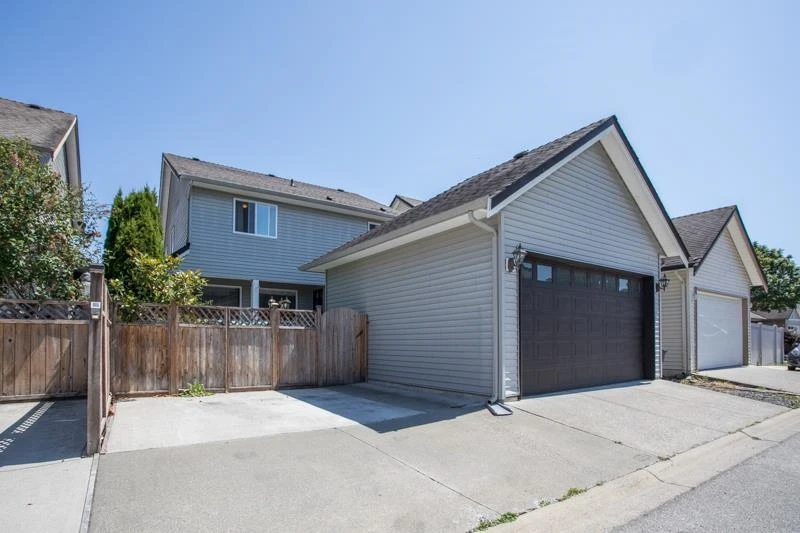Living Room Photo of 7015 195 Street, Surrey, BC
