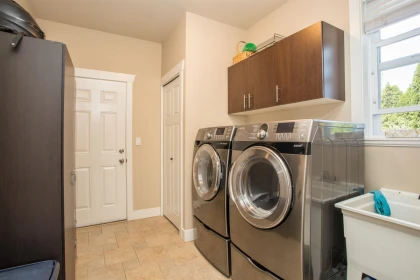 Primary Bathroom Photo of 7015 195 Street, Surrey, BC