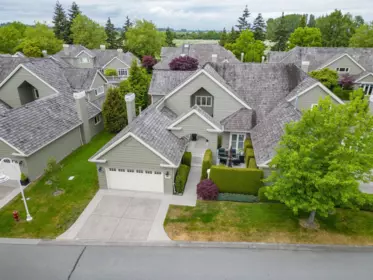 Garden / Landscaping Photo of 303 6505 3 Avenue, Delta, BC
