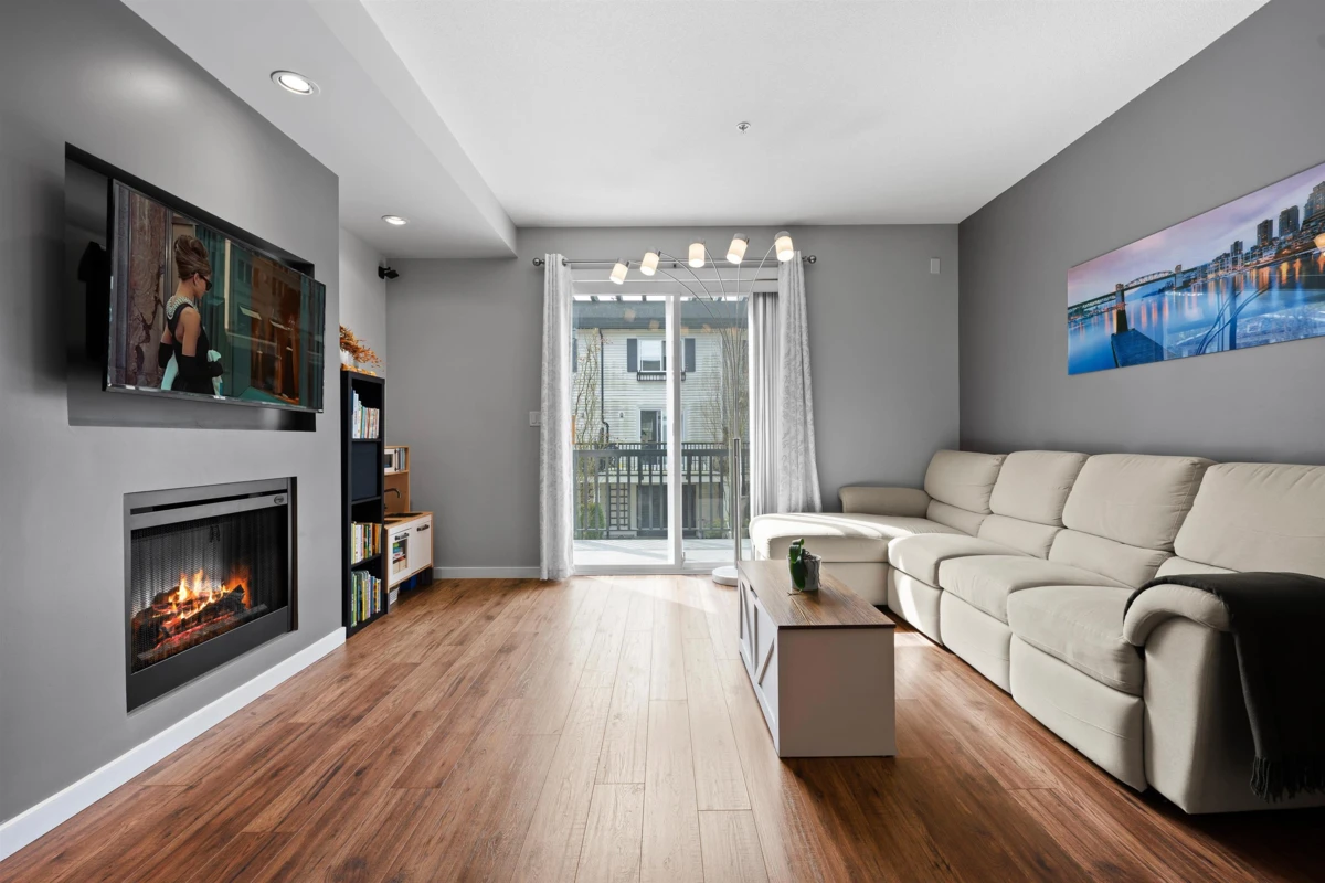 Living Room Photo of 6 2495 Davies Avenue, Port Coquitlam, BC