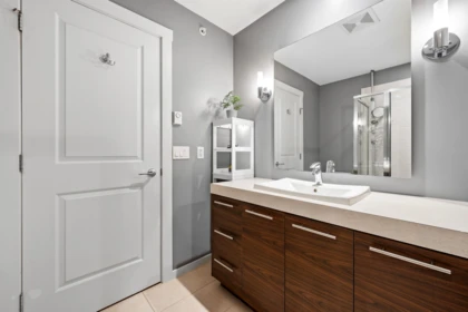 Guest Bathroom Photo of 6 2495 Davies Avenue, Port Coquitlam, BC