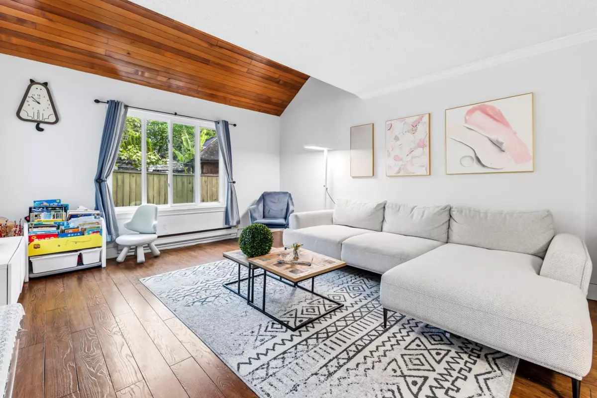 Living Room Photo of 6470 Sheridan Road, Richmond, BC