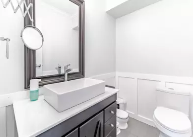 Primary Bathroom Photo of 6470 Sheridan Road, Richmond, BC
