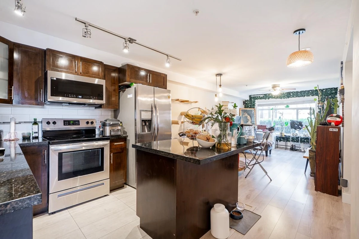 Dining Area Photo of 114 5650 201a Street, Langley, BC