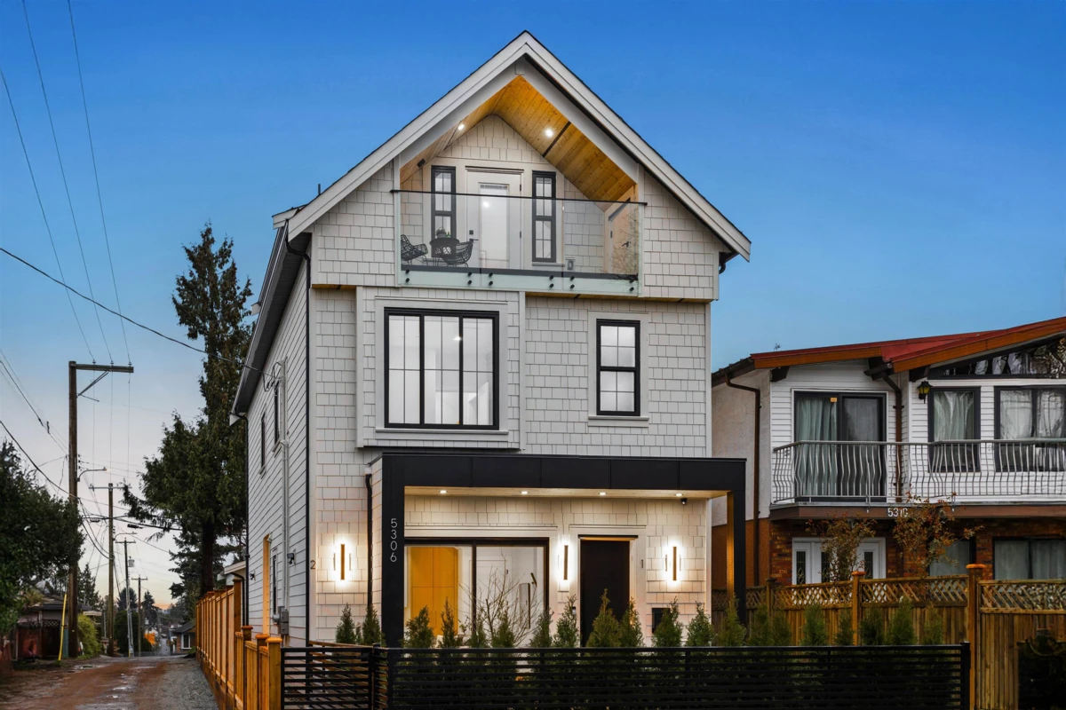 Exterior Rear Photo of 2 5306 Culloden Street, Vancouver, BC