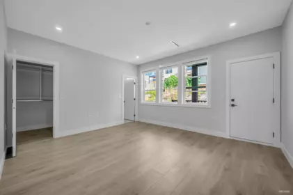 Entry Foyer Photo of 11342 River Road, Surrey, BC