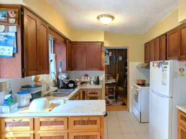 Kitchen Photo of 12770 102 Avenue, Surrey, BC