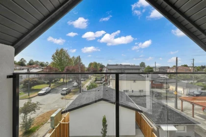 Backyard Photo of 2 3695 E 26 Avenue, Vancouver, BC