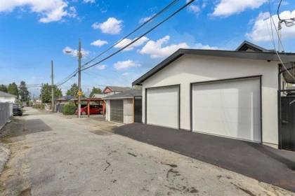 Garden / Landscaping Photo of 2 3695 E 26 Avenue, Vancouver, BC