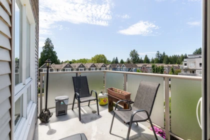 Backyard Photo of 412 14399 103 Avenue, Surrey, BC