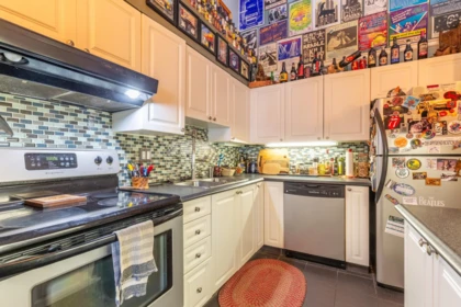 Basement Recreation Room Photo of 412 14399 103 Avenue, Surrey, BC