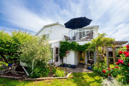 Garden / Landscaping Photo of 5961 Cambridge Street, Chilliwack, BC