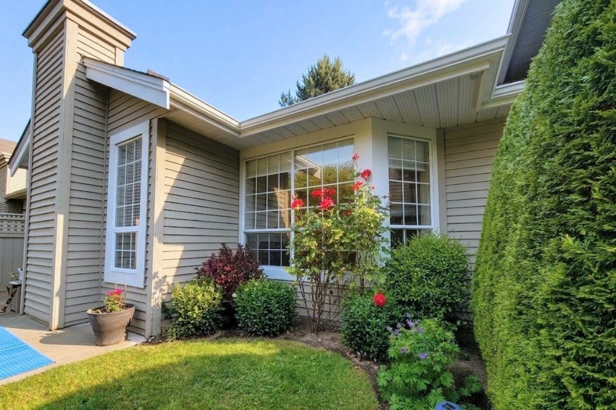 Family Room Photo of 30 2688 150th Street, Surrey, BC