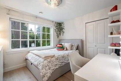 Entry Foyer Photo of 359 E 13th Street, North Vancouver, BC