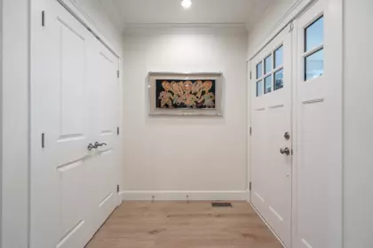 Kitchen Photo of 359 E 13th Street, North Vancouver, BC