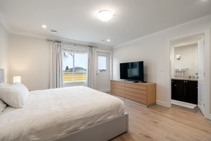Office / Den Photo of 359 E 13th Street, North Vancouver, BC