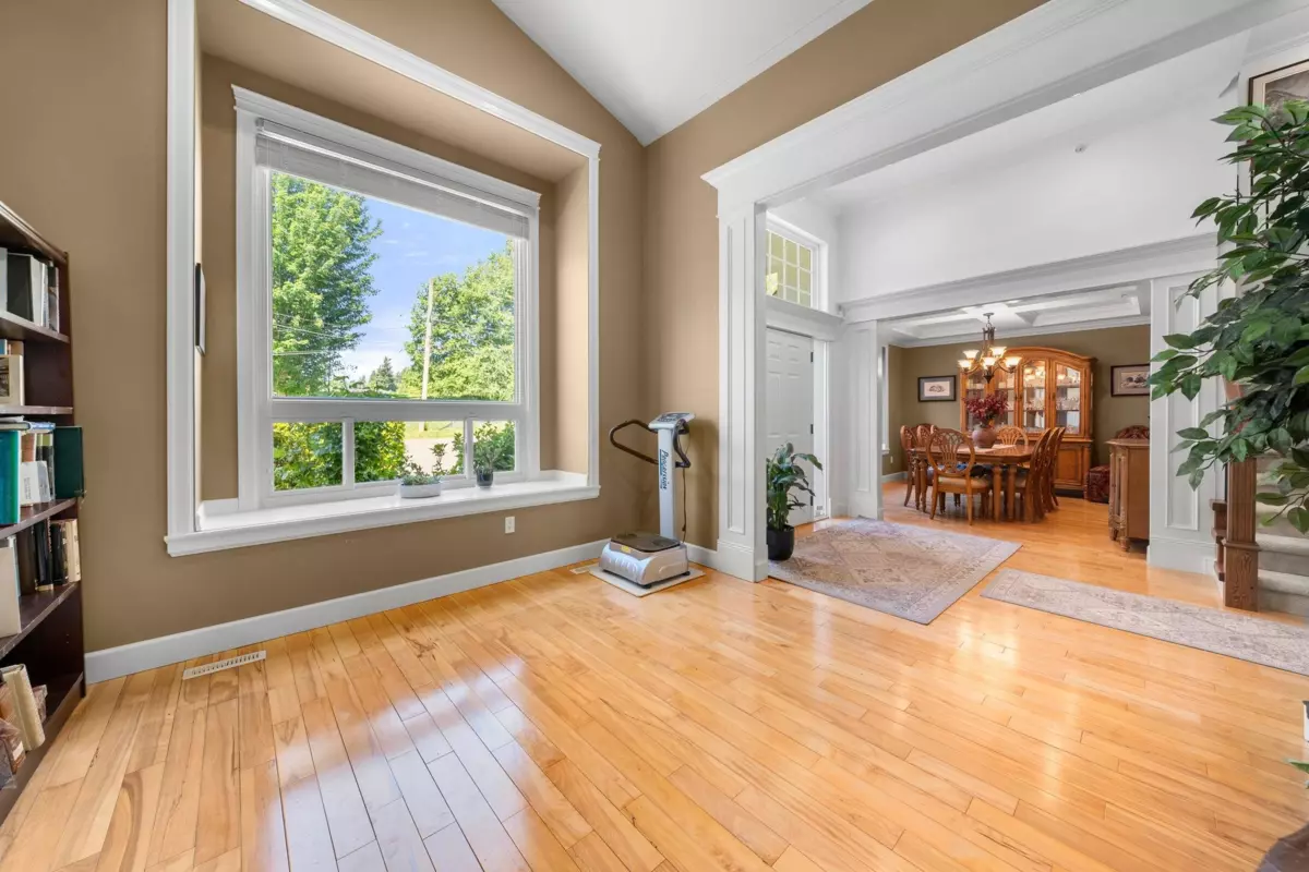 Family Room Photo of 1328 Stevens Street, White Rock, BC