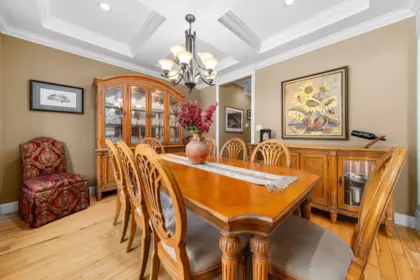 Kitchen Island Photo of 1328 Stevens Street, White Rock, BC
