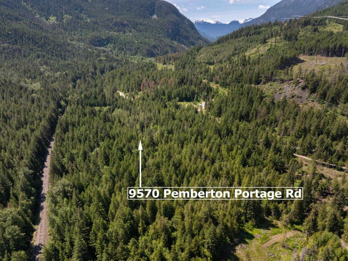 Dining Area Photo of 9570 Pemberton Portage Road, Pemberton, BC