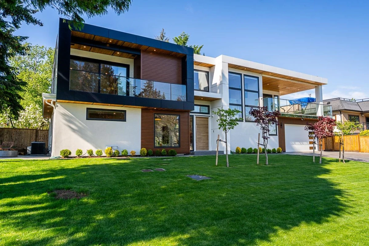 Exterior Rear Photo of 15911 Cliff Avenue, White Rock, BC