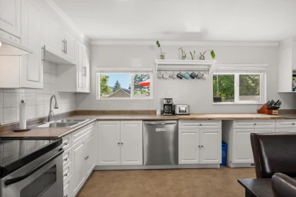 Breakfast Nook Photo of 24898 122 Avenue, Maple Ridge, BC