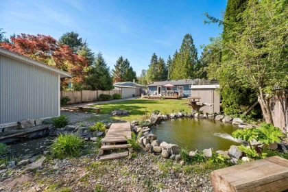 Front Yard Photo of 24898 122 Avenue, Maple Ridge, BC