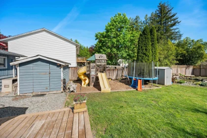 Mudroom Photo of 24898 122 Avenue, Maple Ridge, BC