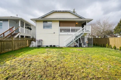 Hot Tub / Spa Photo of 11698 206a Street, Maple Ridge, BC