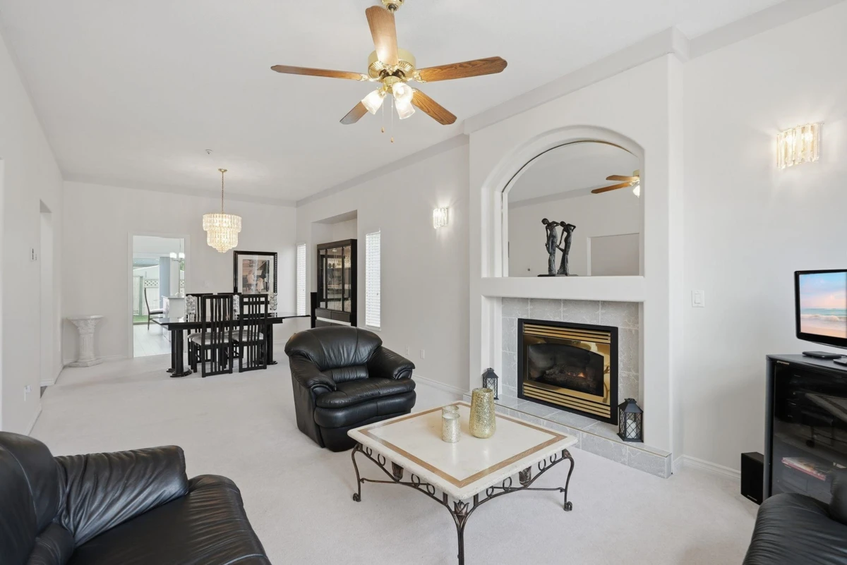 Family Room Photo of 6630 123 Street, Surrey, BC