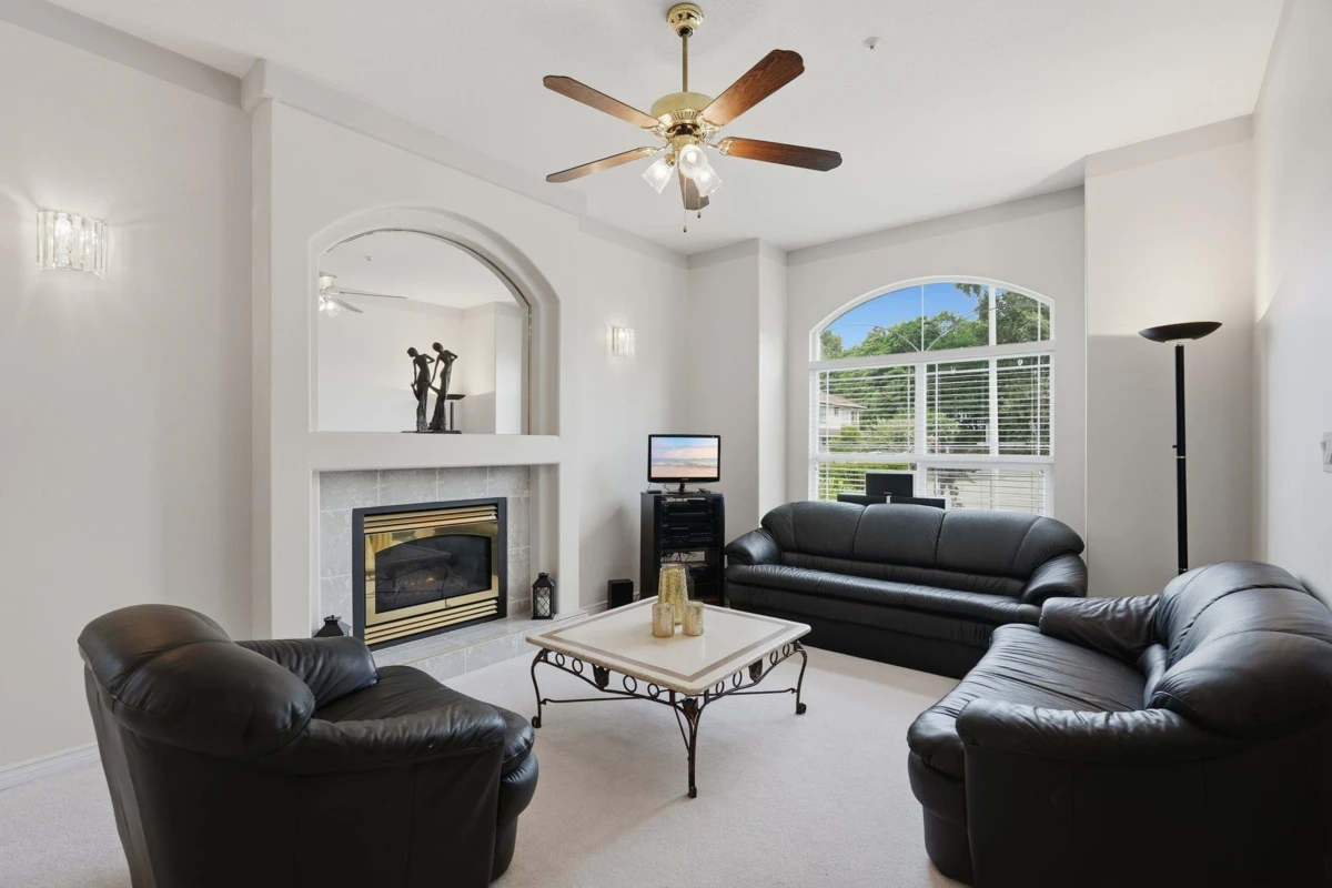 Living Room Photo of 6630 123 Street, Surrey, BC