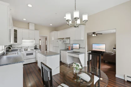 Breakfast Nook Photo of 6630 123 Street, Surrey, BC