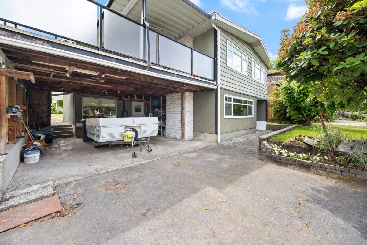 Family Room Photo of 1530 Sherlock Avenue, Burnaby, BC