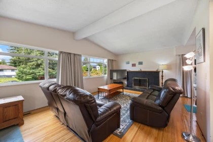 Kitchen Island Photo of 1530 Sherlock Avenue, Burnaby, BC