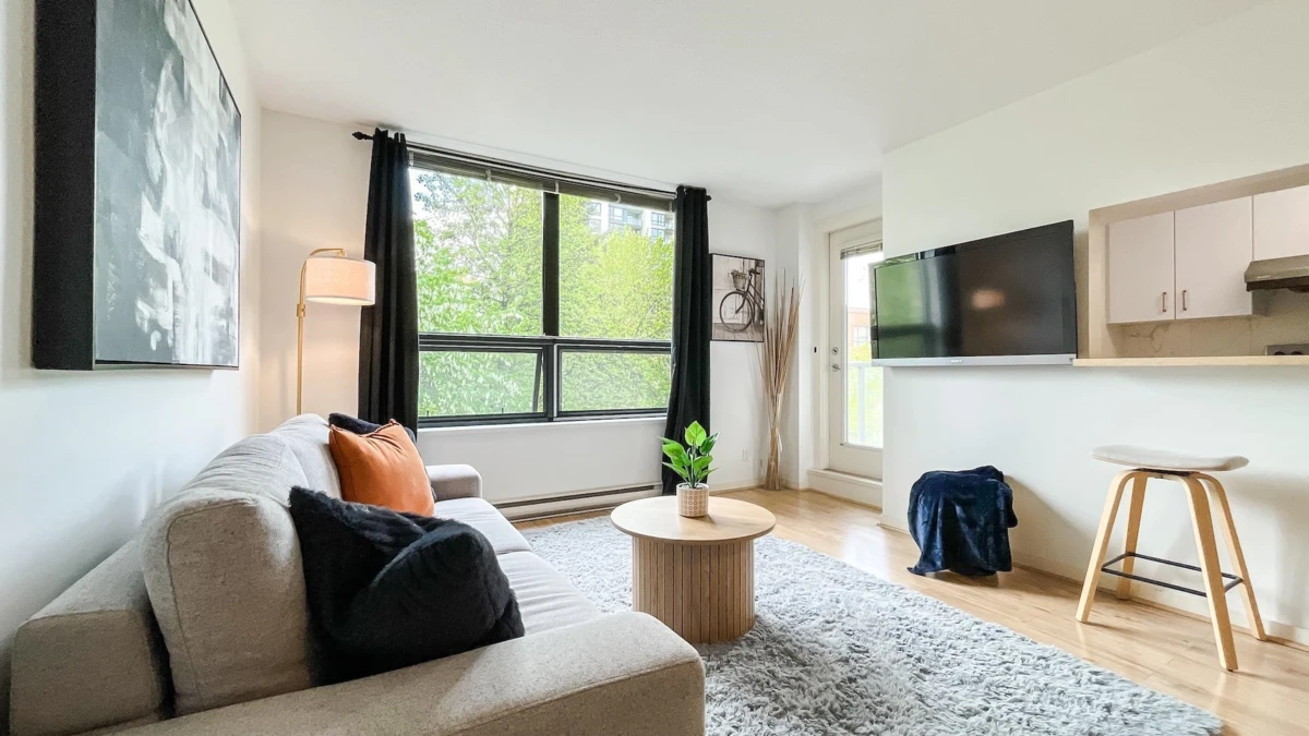 Dining Area Photo of 305 3638 Vanness Avenue, Vancouver, BC