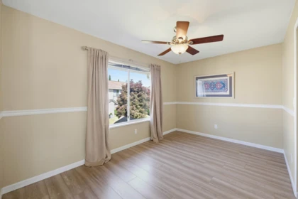 Primary Bathroom Photo of 209 13725 72a Avenue, Surrey, BC