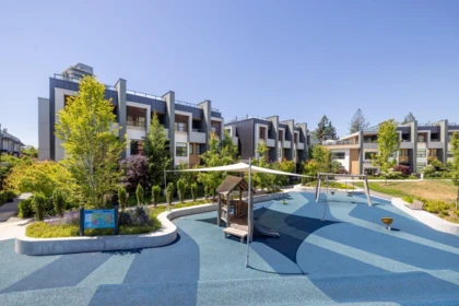 Garden / Landscaping Photo of 215 2060 Curling Road, North Vancouver, BC